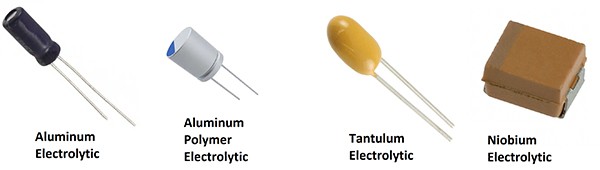 Wygląd przykładowych kondensatorów elektrolitycznych o pojemności 10µF