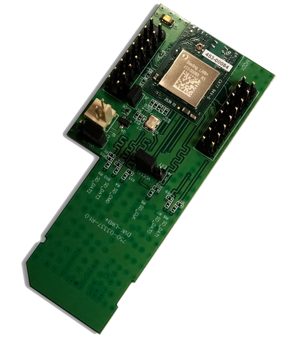 Ilustracja przedstawiająca płytkę rozwojową zawierającą moduł 453-00084R Sterling LWB+ firmy Laird